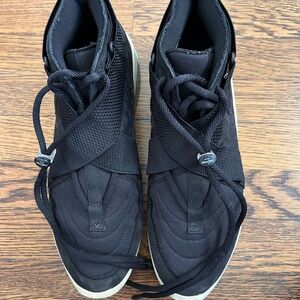 Nike Air 180 black sneakers